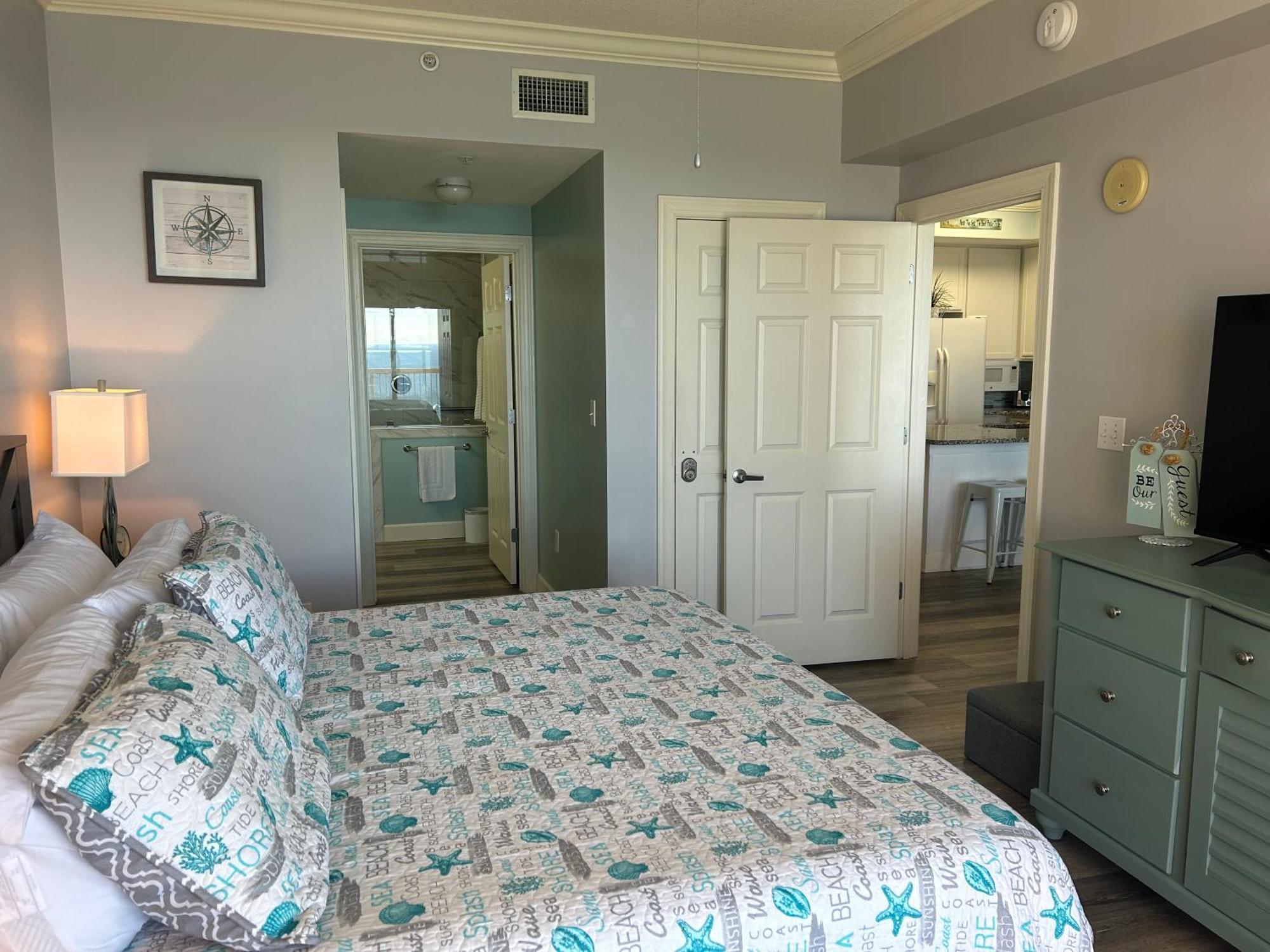 Sunrise -gulf Front- Free Chair Service Apartment *