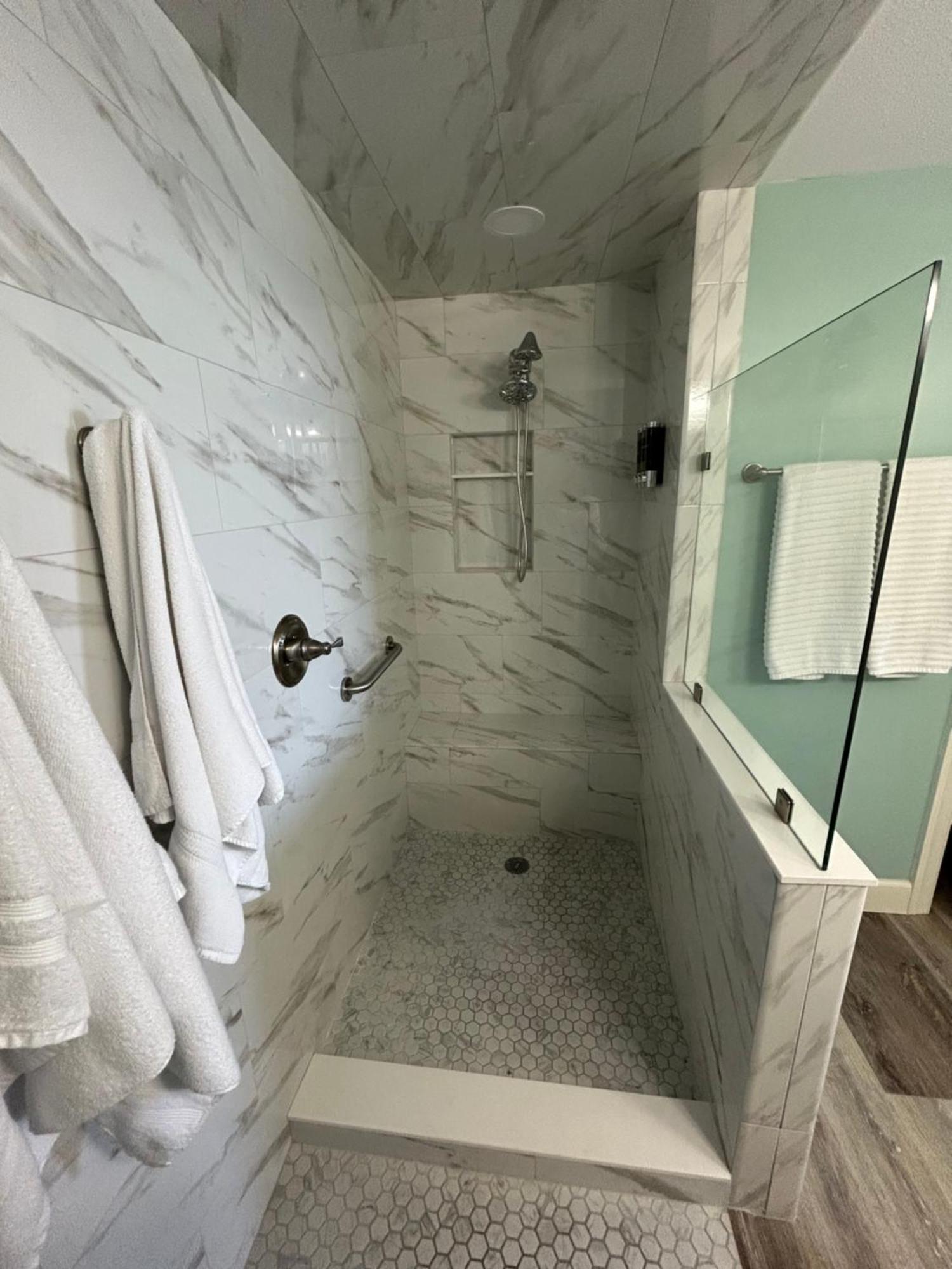 Sunrise -gulf Front- Free Chair Service Apartment Panama City Beach